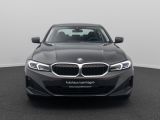 Foto Nummer 2: BMW 330i