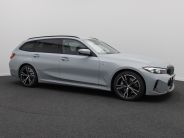 Foto Nummer 4: BMW 330i